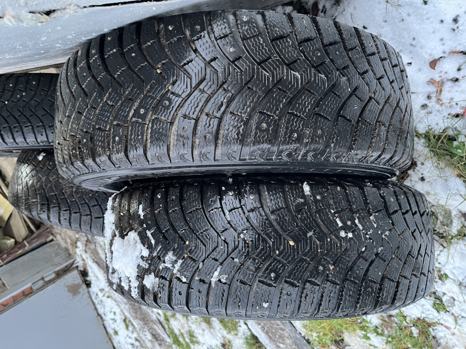 Шины зимние шипованные Michelin 215/70 R16, штампованные диски ...