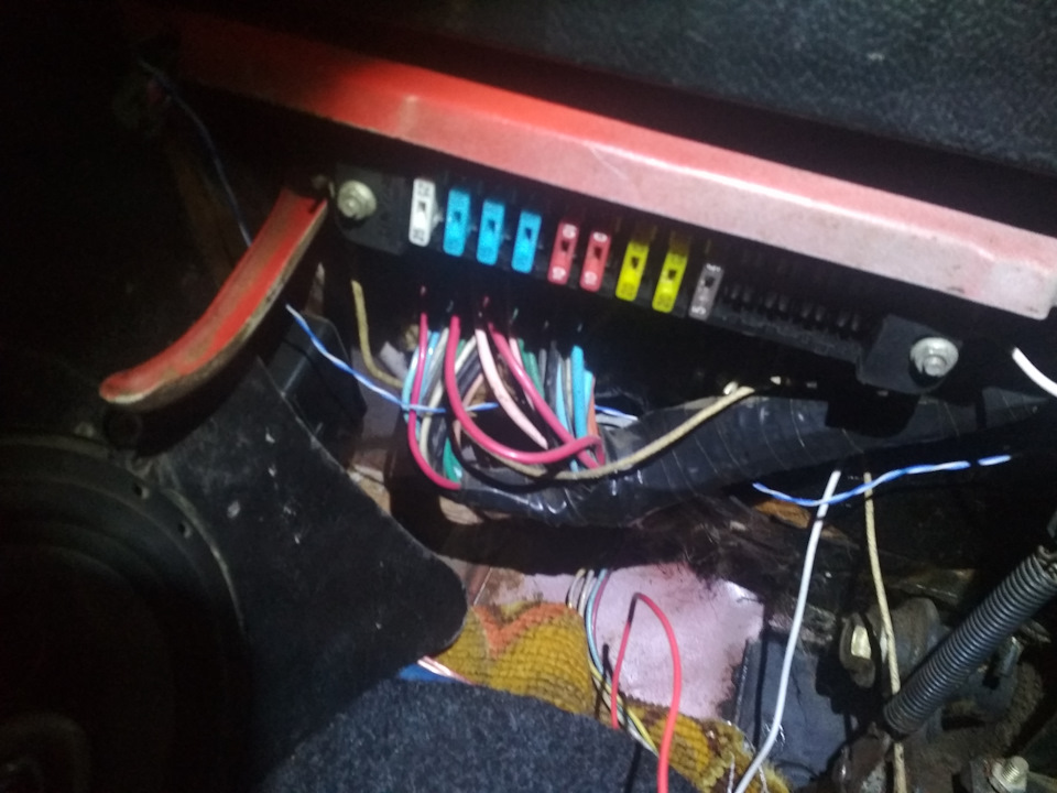 евроблок предохранителей — LADA 21013, 1,3 л., 1986 года | электроника ...