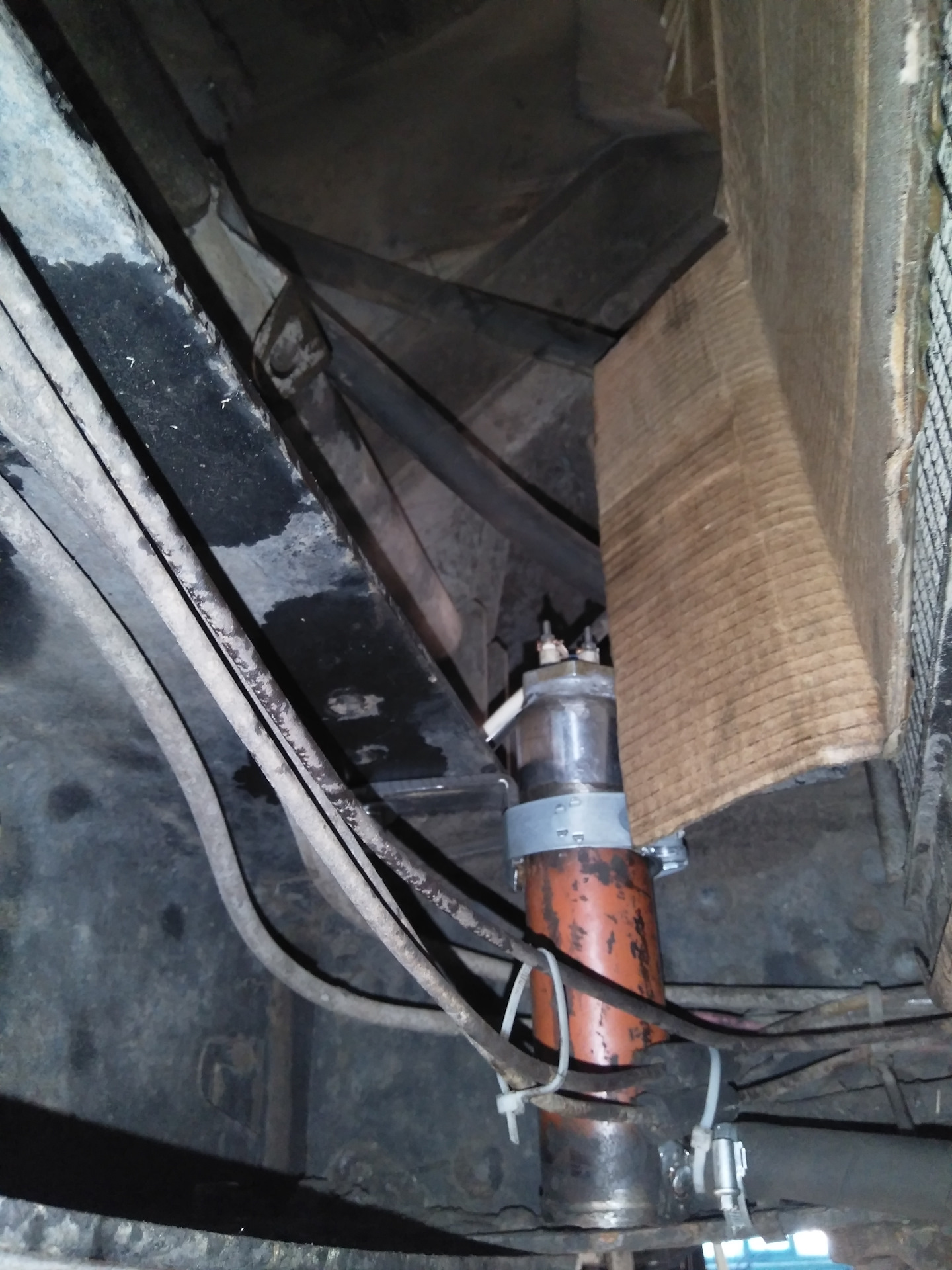 Предпусковой подогреватель маз 5440. Подогрев тосола маз для двигателей ямз-236 ямз-238 заводила птм-2. Подогрев маза. Предпусковой подогреватель 220в на маз. Подогреватель двигателя 220в маз 238.