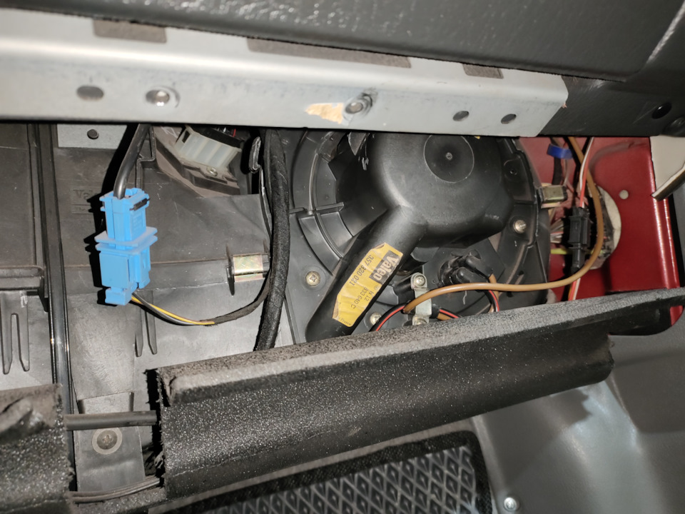 Замена радиатора печки Volkswagen Passat B4