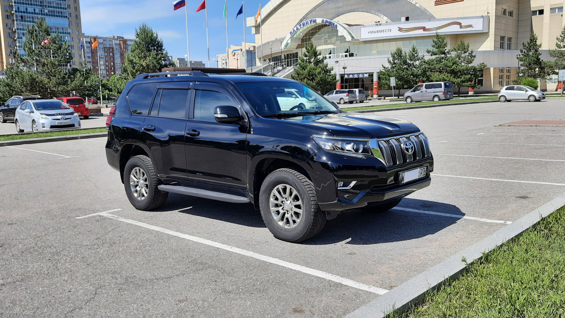 Прадо 150 2.7 бензин. Р161ео чёрный Ланд Крузер. Land Cruiser Prado черный ДТП спереди. Таджикистан машина Найдите 2005 2010 ленд Крузер джип. Купить ленд Крузер Прадо в 78 кузове 93 года Приморский край.