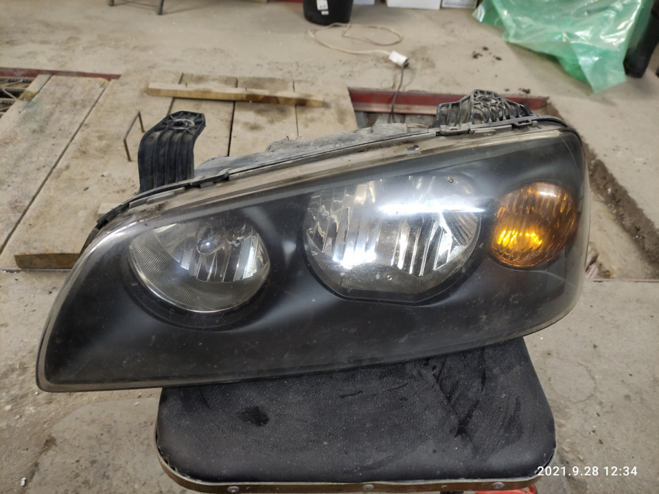 Покрытие фар лаком — Hyundai Elantra (3G), 1,6 л, 2005 года | своими ...