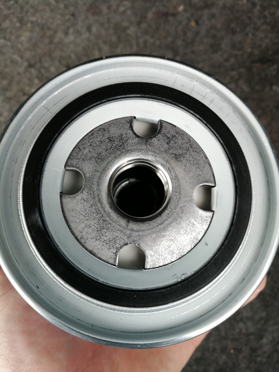 Нормальная резинка, хрен вытащиш, на дней лазерная гравировка — Lada 2115