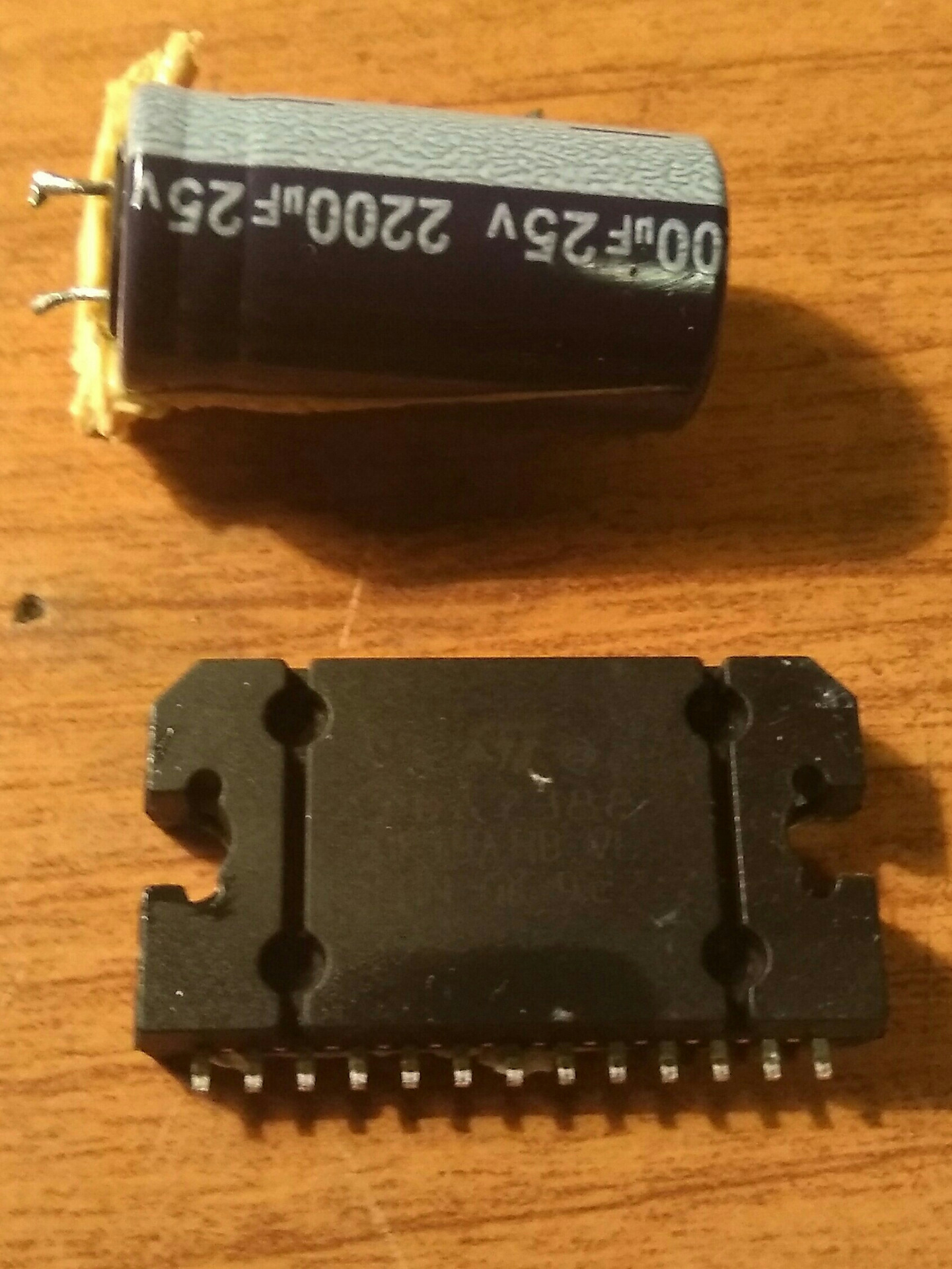 Заменить микросхемы. Микросхема TDA 7650. Tda7650 даташит. Jf17664конденсатор микросхем. Микросхемы бочонки.