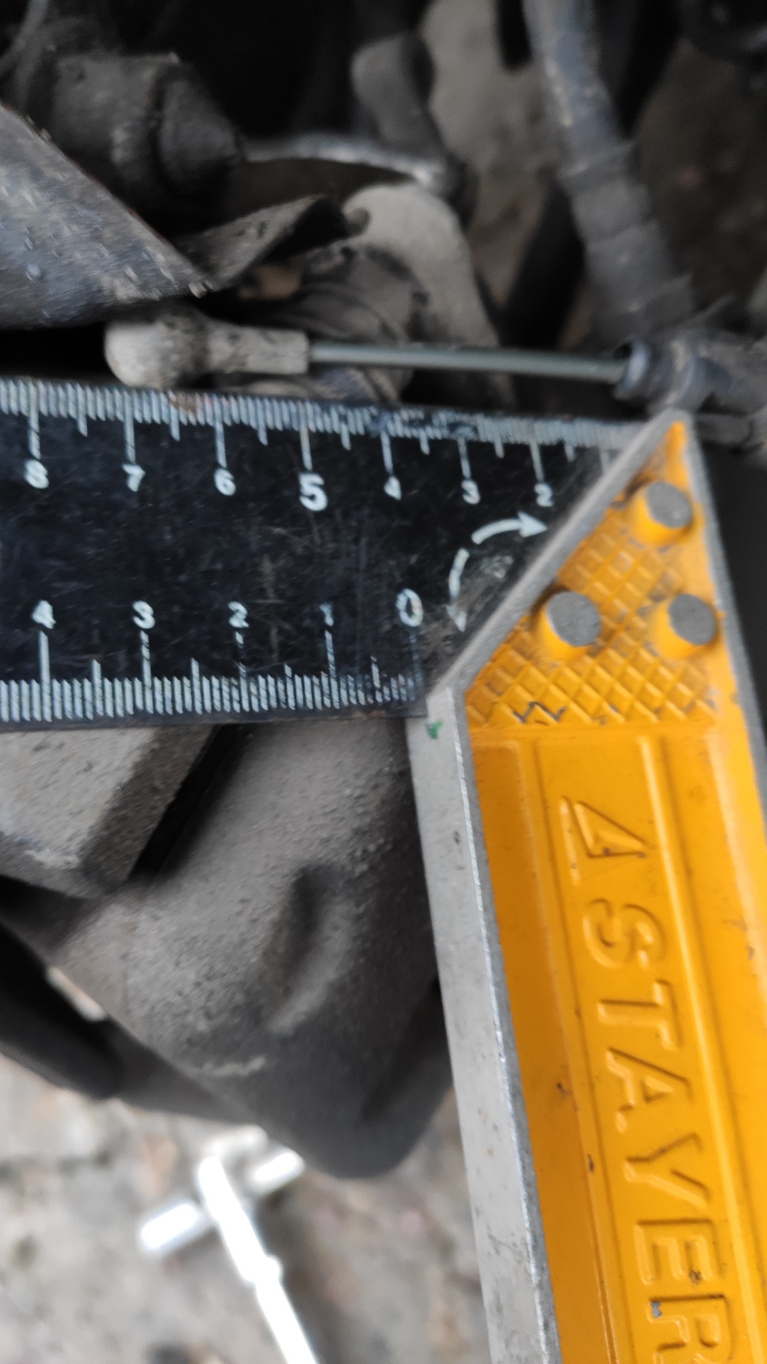 Пыльник троса ручника. — Skoda Octavia A5 Mk2, 2 л, 2005 года | своими ...