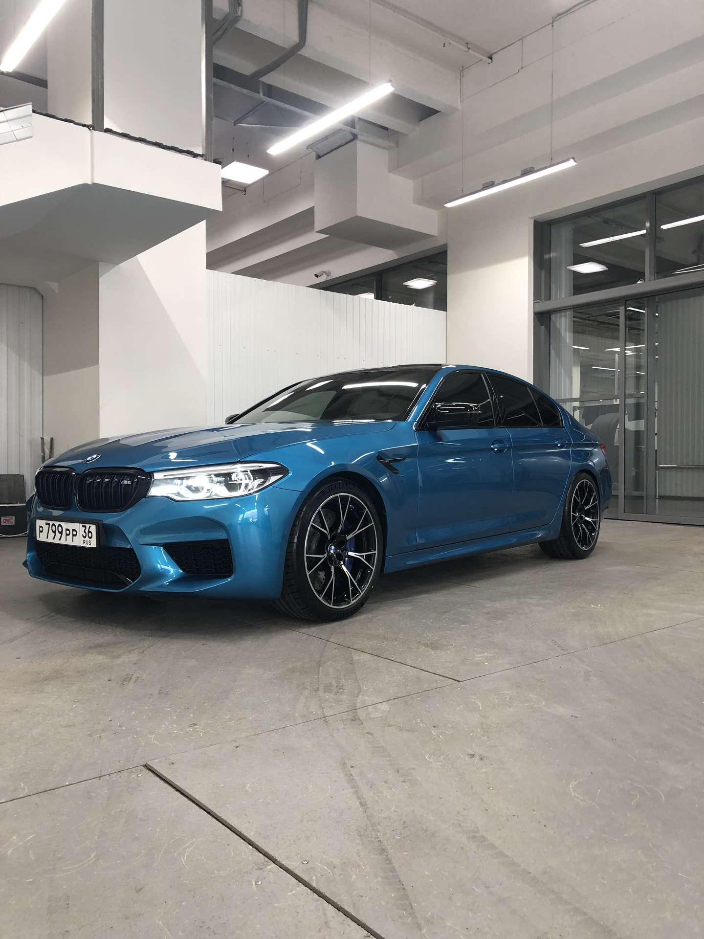 BMW m5 Snapper Rocks Blue