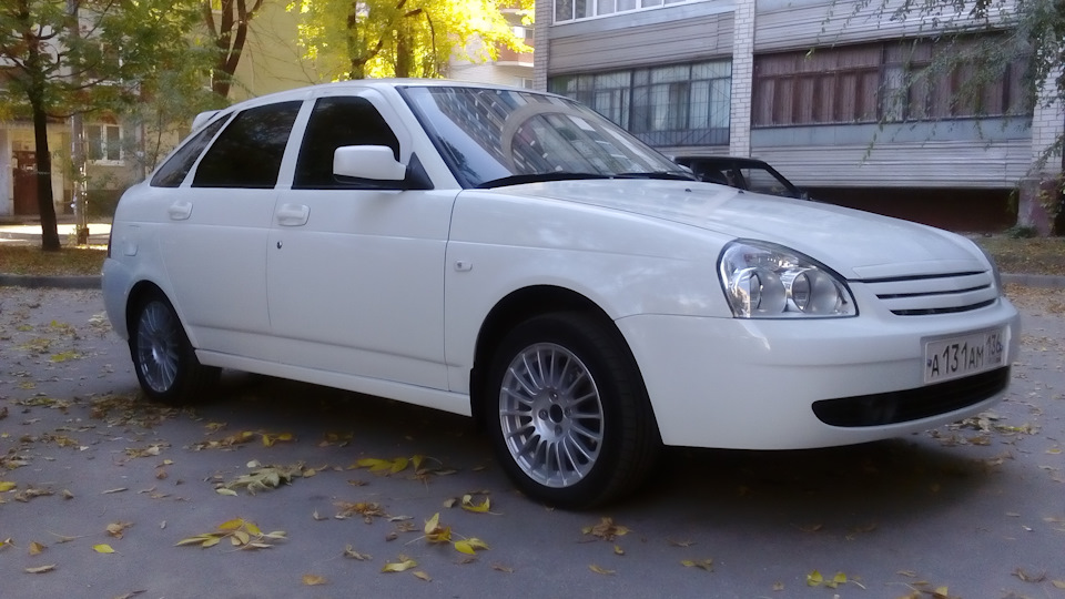 Lada Priora hatchback White Edition
