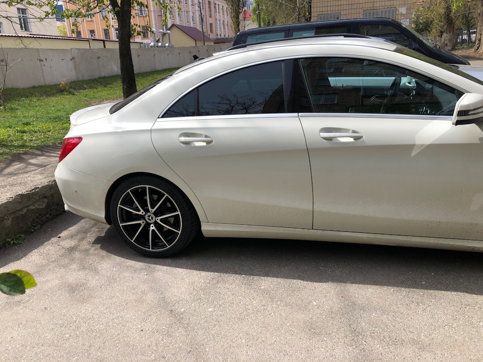 A1764010800 — Mercedes-Benz CLA (C117). Запчасти на фото: A1764010800