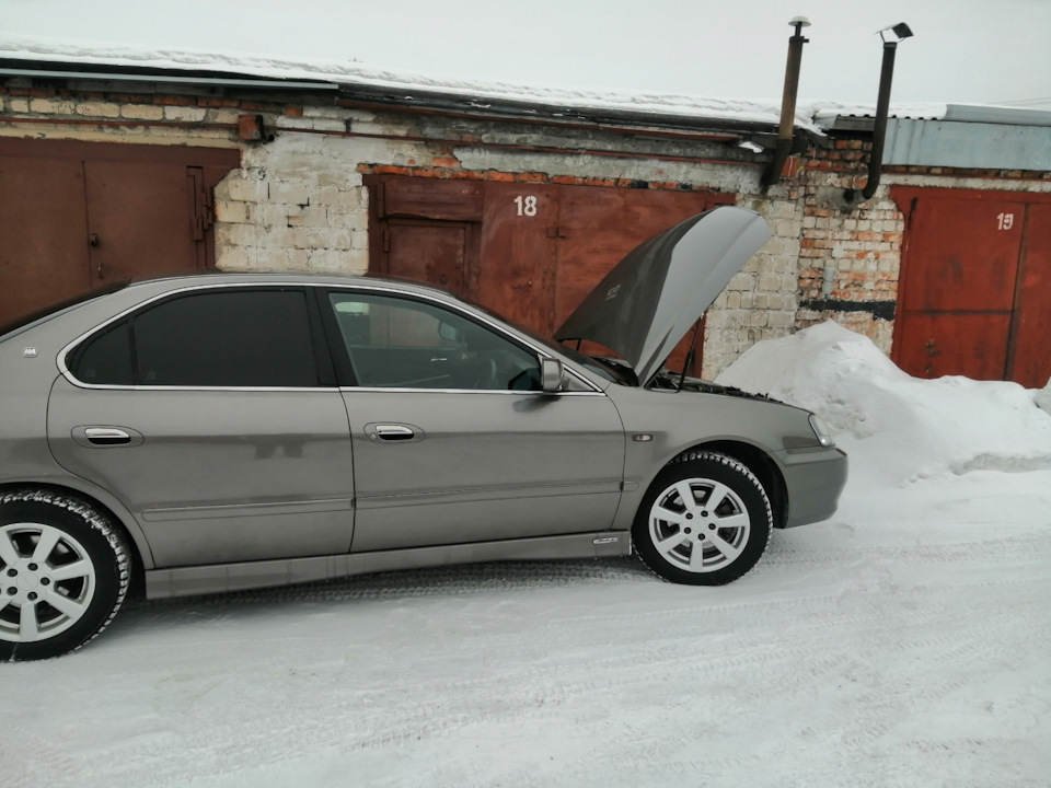 Амортизаторы капота от Nissan cefiro a32 — Honda Inspire (UA4, UA5), 2 ...