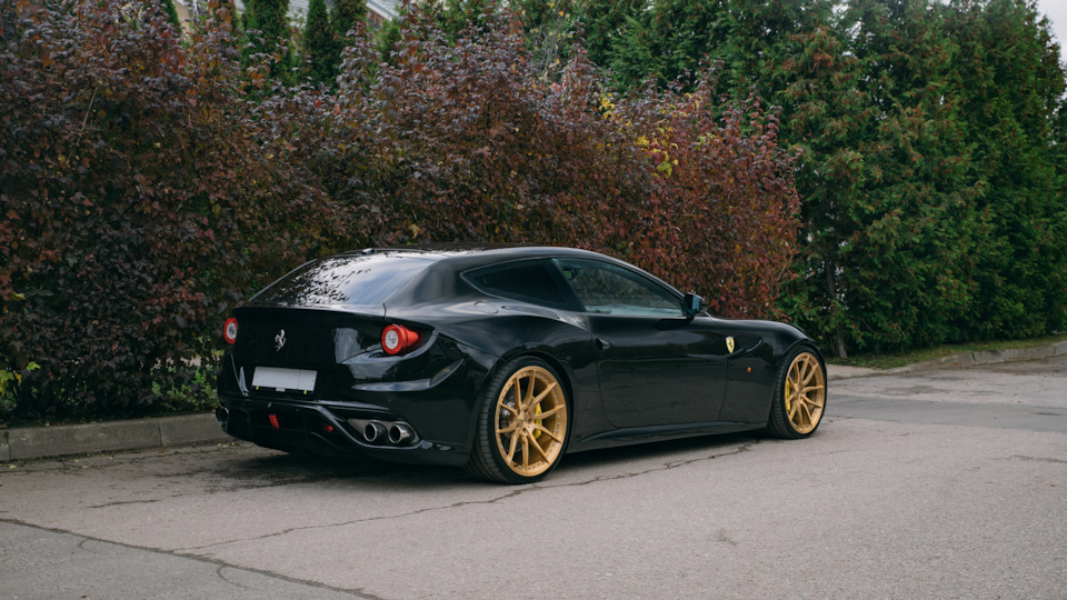 Фото в бортжурнале Ferrari FF