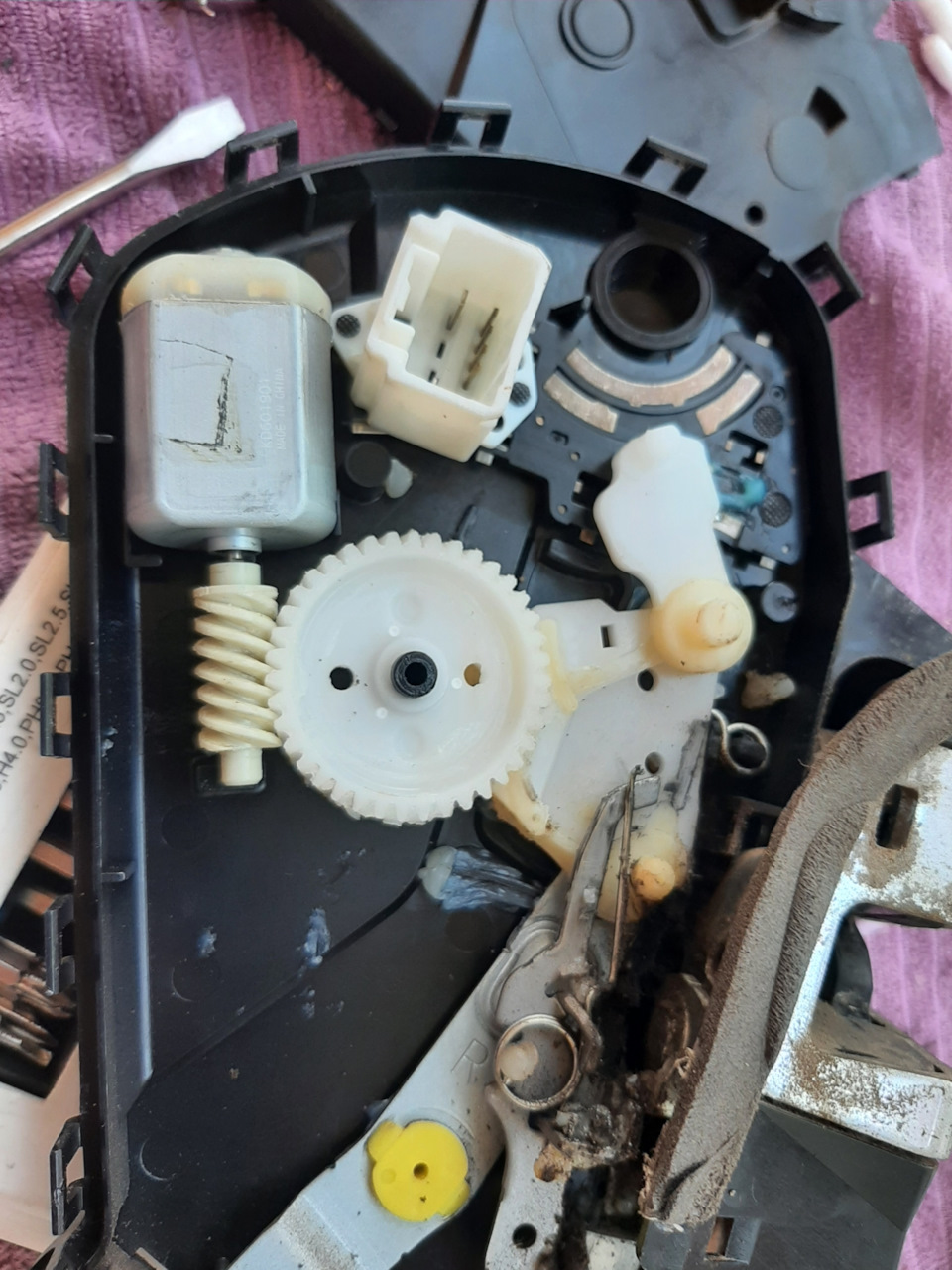 Не лает, не кусает, а в машину не пускает… — Toyota RAV4 (III), 2 л ...