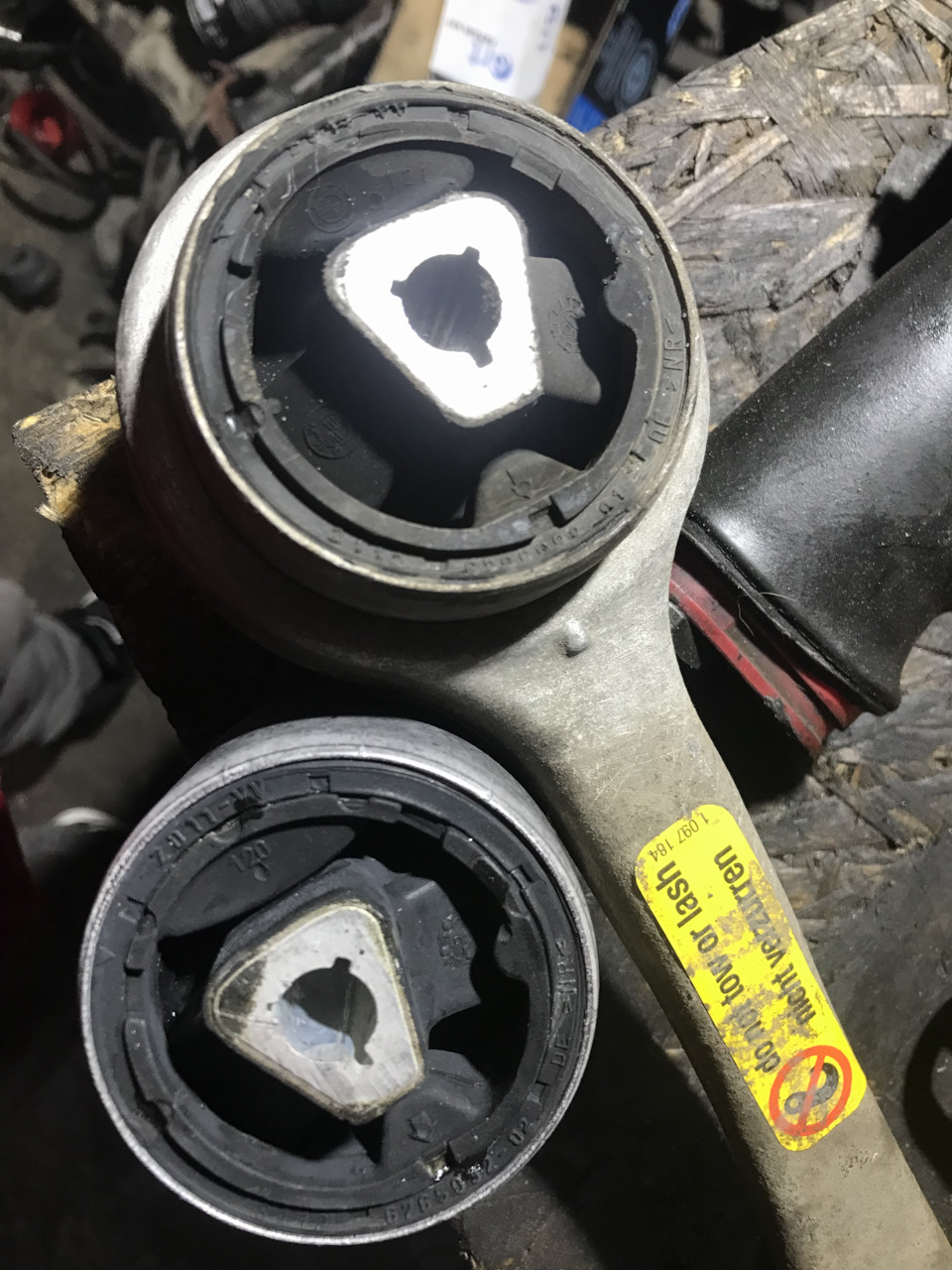 Сайлентблоки LEMFORDER 2710801 — BMW 5 series Touring (E61), 2 л, 2006 ...