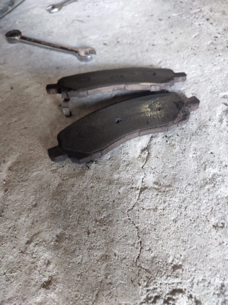 Заклинил тормозной суппорт — Mitsubishi Lancer IX, 1,6 л, 2005 года ...