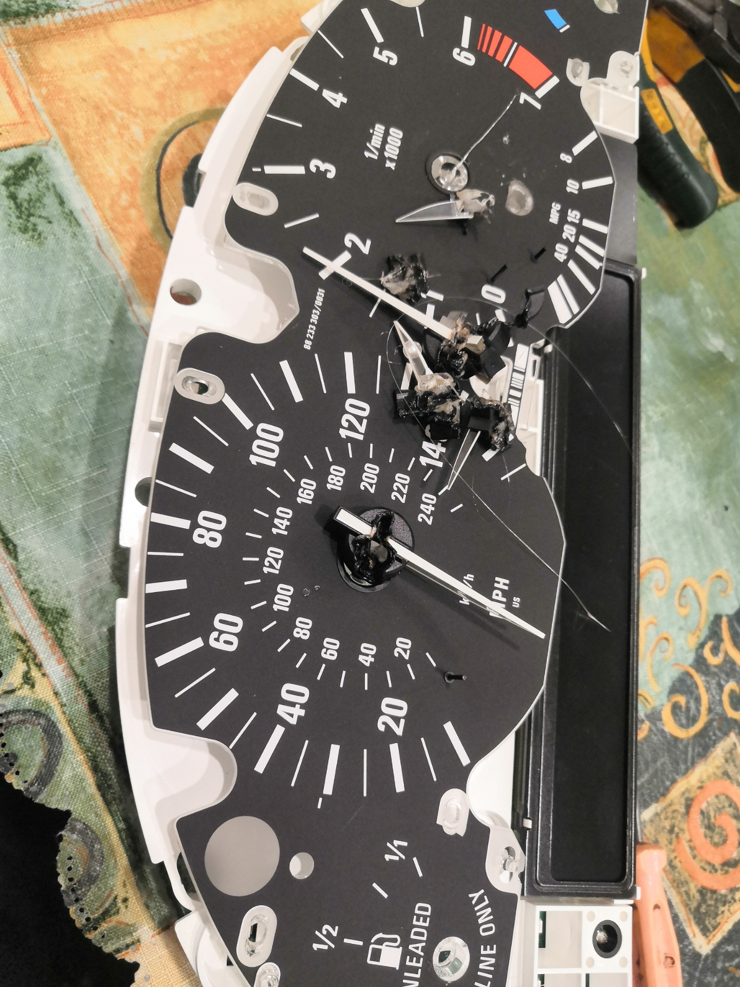 Снятие стрелок и кольца в приборной панели — BMW X5 (E53), 3 л, 2004 ...