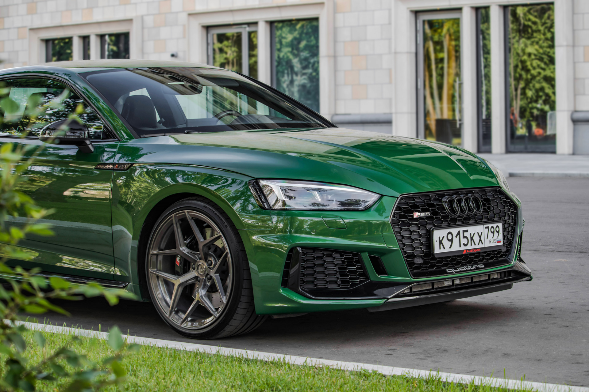 Audi rs5 бирюза