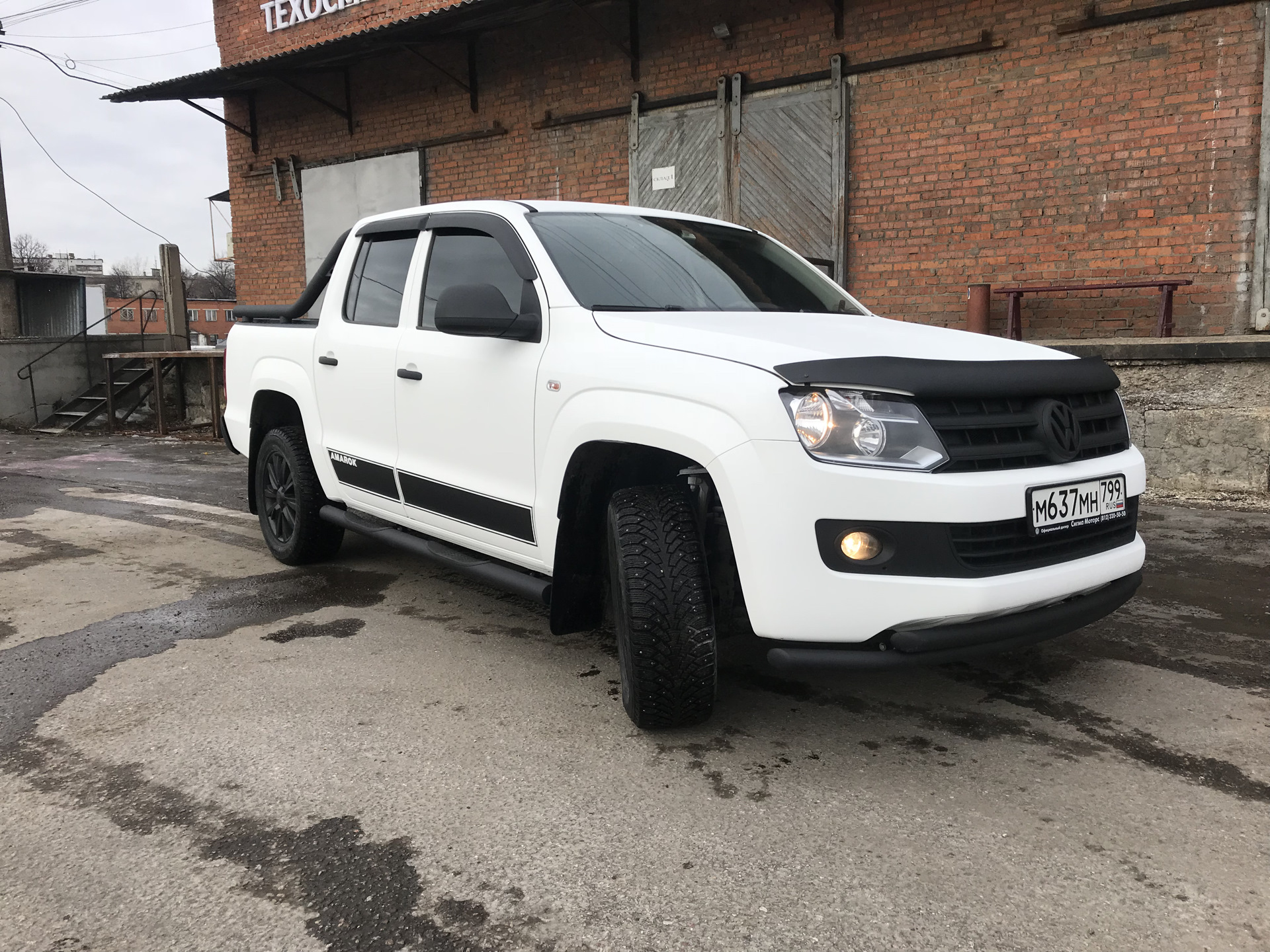 Volkswagen Amarok зелёный Раптор