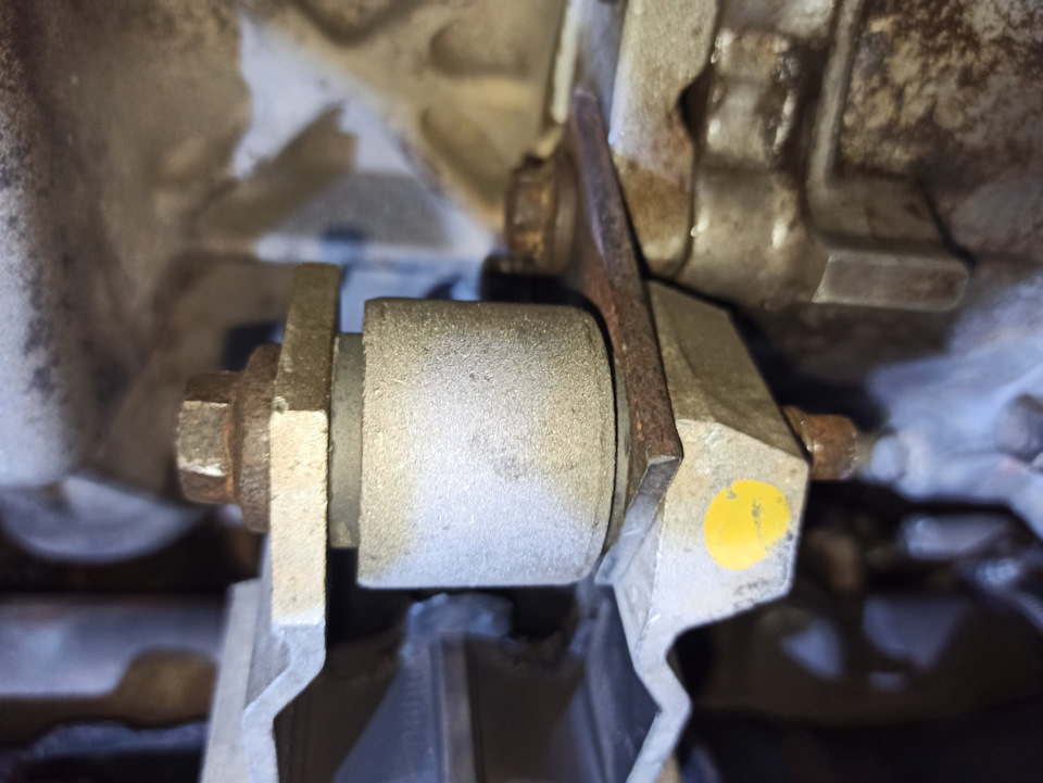 Установка подушки на коробку. — Volvo S80 (2G), 3,2 л, 2008 года ...