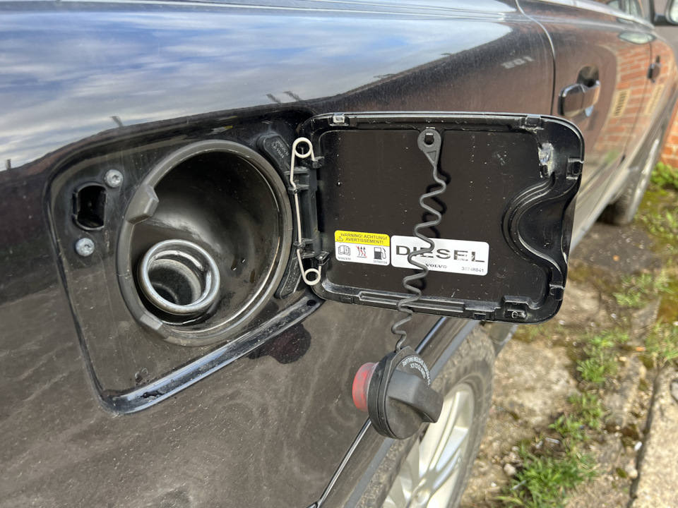 Крышка бака — Volvo XC90 (1G), 2,4 л, 2008 года | просто так | DRIVE2
