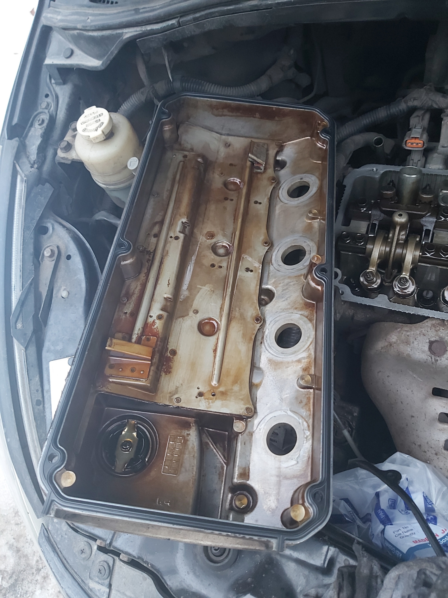 Прокладки свечных колодцев — Mitsubishi Grandis, 2,4 л, 2006 года ...