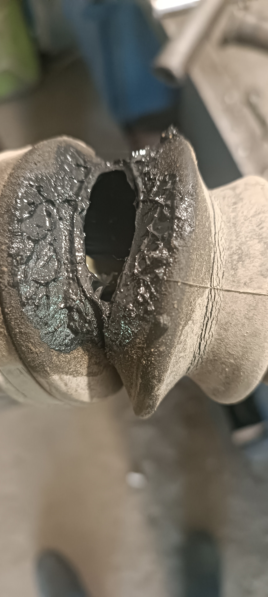 Замена пыльника наружней гранаты и замена заднего левого подшипника ...