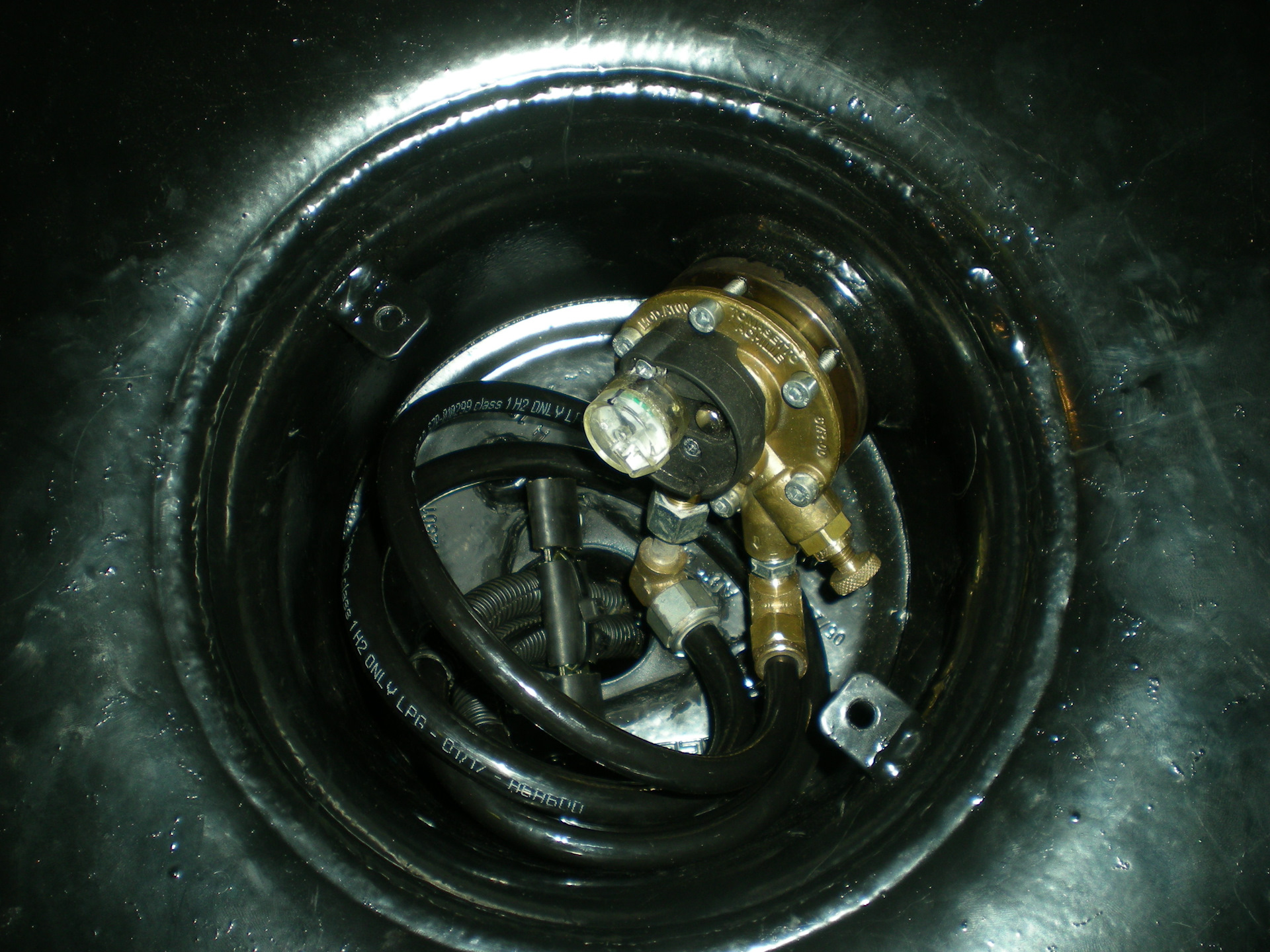 Газ 4 поколения баллон в баллон гбо. Давление в баллоне гбо. Редуктора гбо баллона. Вентиляция баллона гбо. Давление в баллоне гбо.