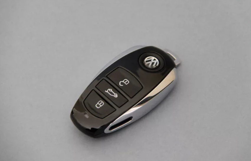 Замена батарейки в СМАРТ КЛЮЧЕ / VW Touareg NF-FL (2010-2018 ...