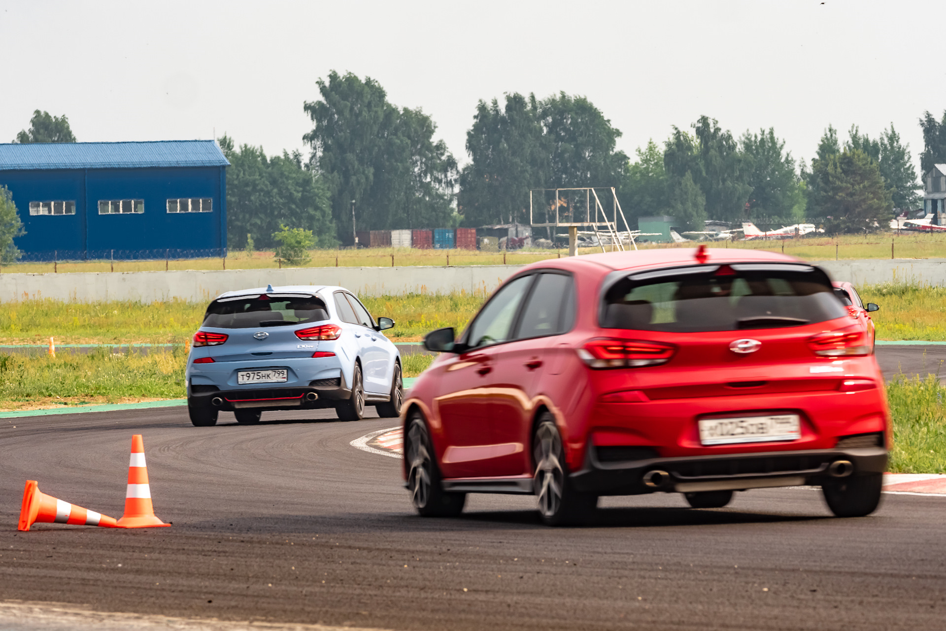 Машина хендай не едет. Краш тест Hyundai i30 2017. Еду Hyundai. Hyundai i30 2 time Attack. Hyundai i30 time Attack.