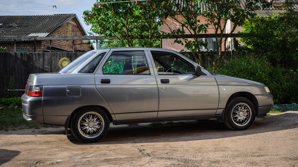 Lada 2110