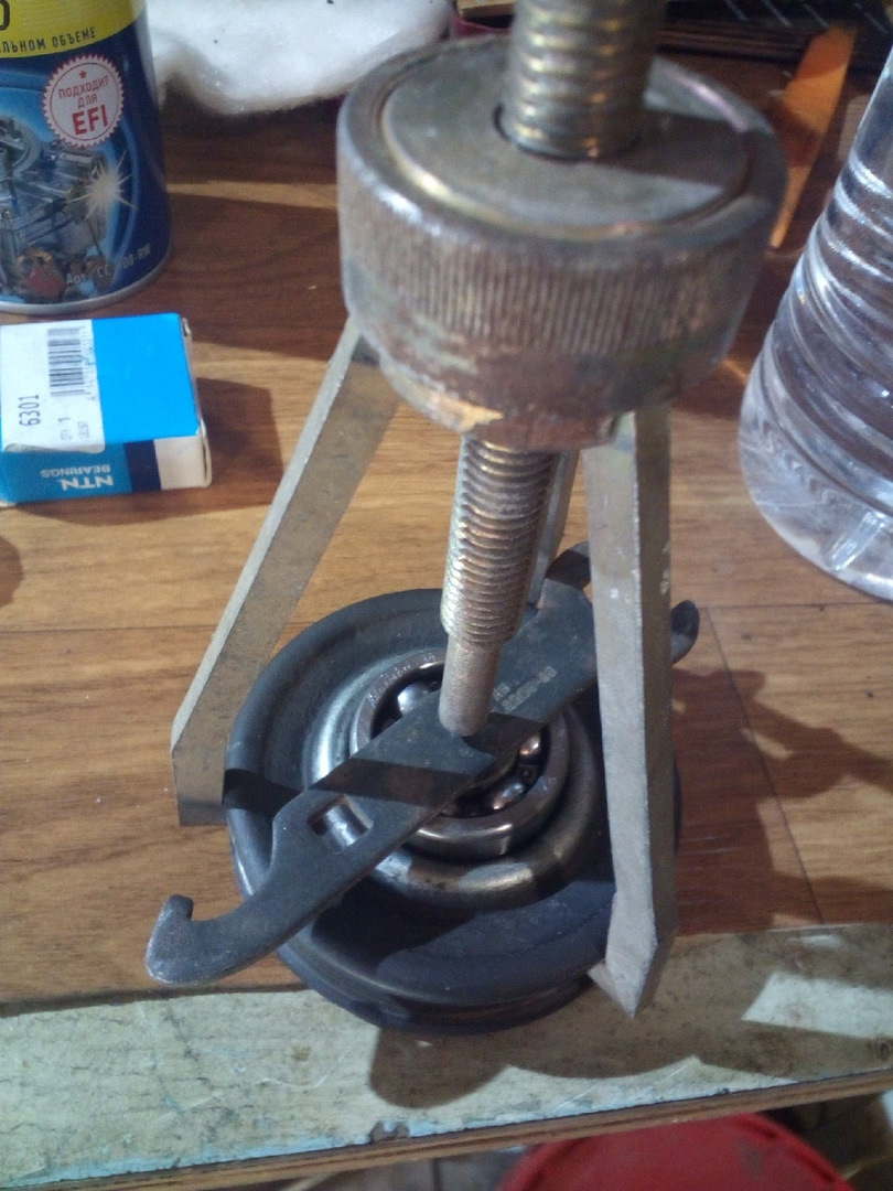 Замена подшипника в натяжном ролике компрессора кондиционера — Nissan X ...