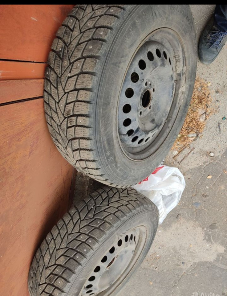 Шины зимние шипованные Dunlop 225/65 R17, штампованные диски 7Jx17 ET45 ...