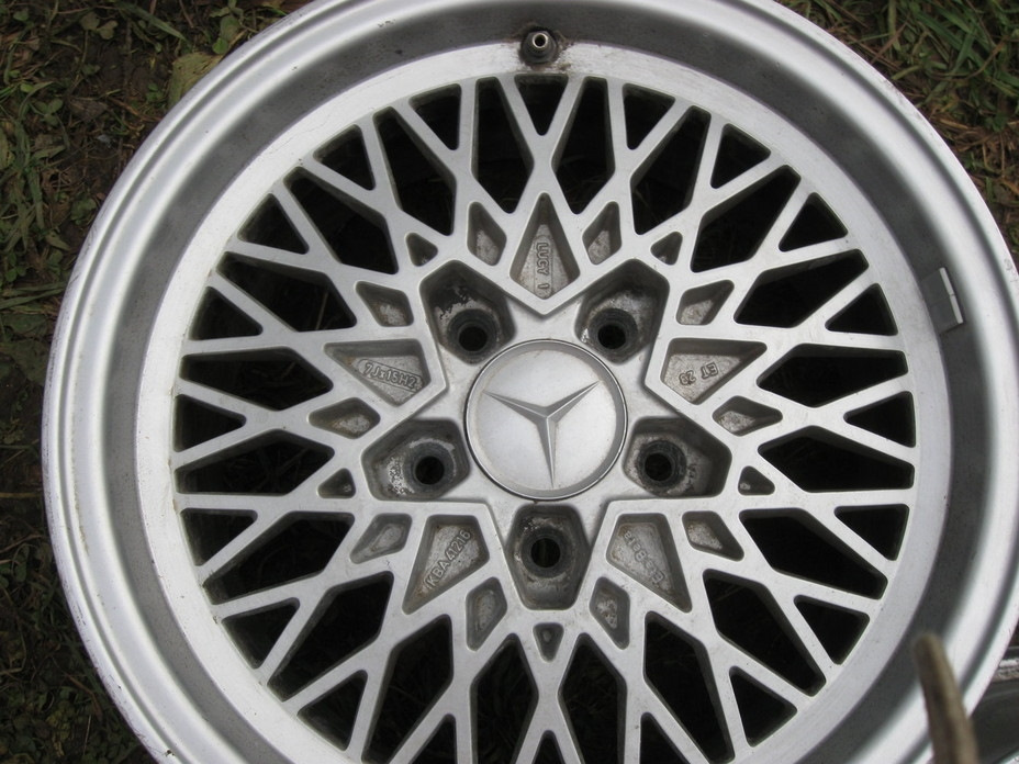 Диски R15 с ругательным названием производство Италия — Mercedes-Benz E ...