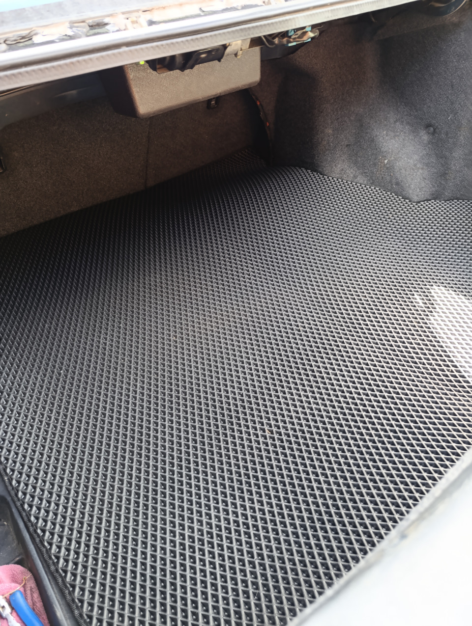 Норм! Разве 🤔 что не хватает, сеток придерживающих кучу запчастей (шутка 😜-Тойота не ломается) — Toyota Vista (30)