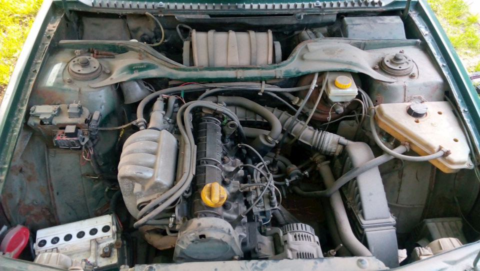 от 13600 до 21000 (7400 моторов были) на стаканчиках, желтая пробка и торкс болты головки, Гбц с F3R 728. — Москвич 2141