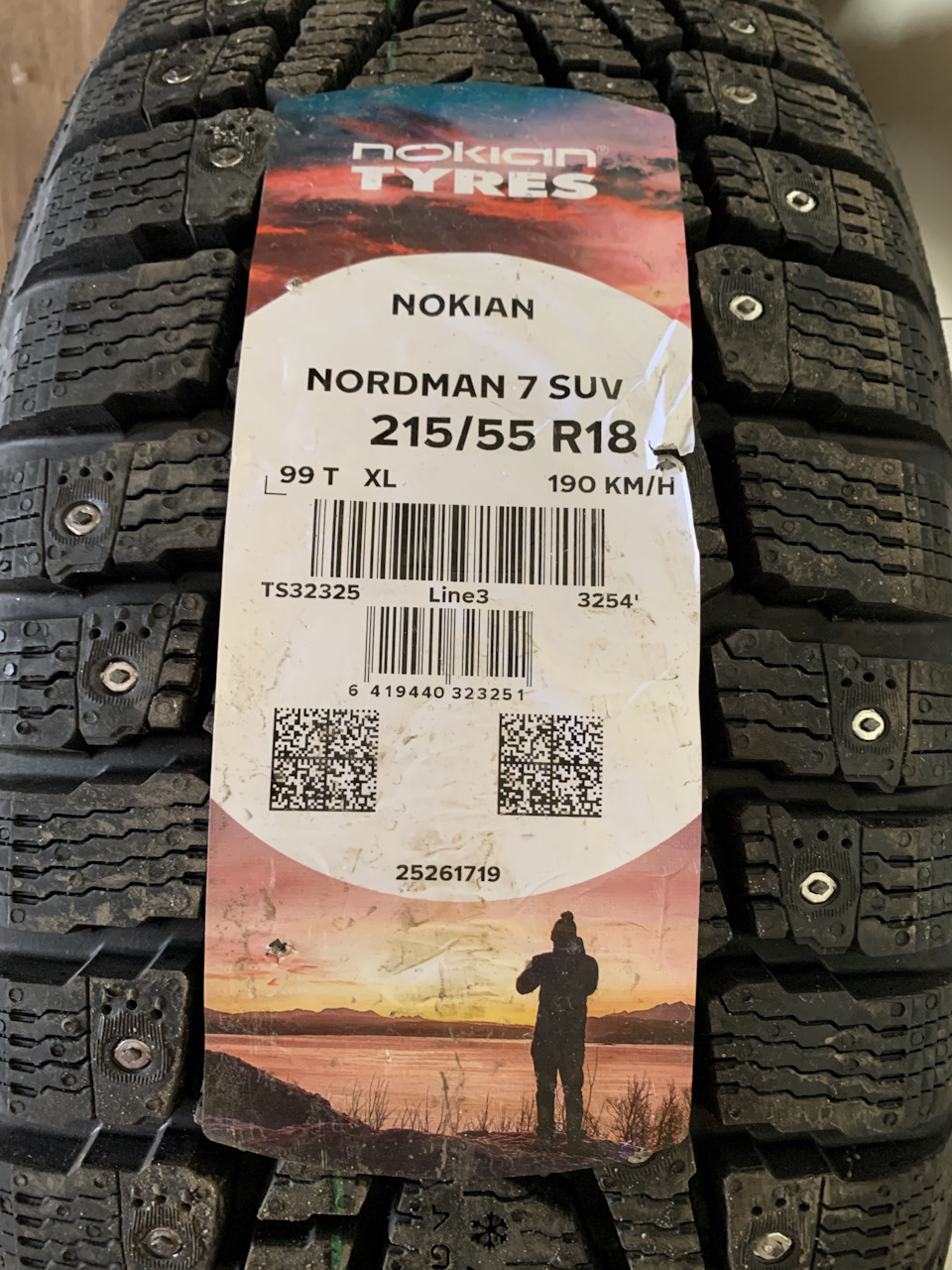 Фото в бортжурнале Nissan Qashqai (2G). Запчасти на фото: Nokian Tyres Nordman 7 SUV 215/55R18