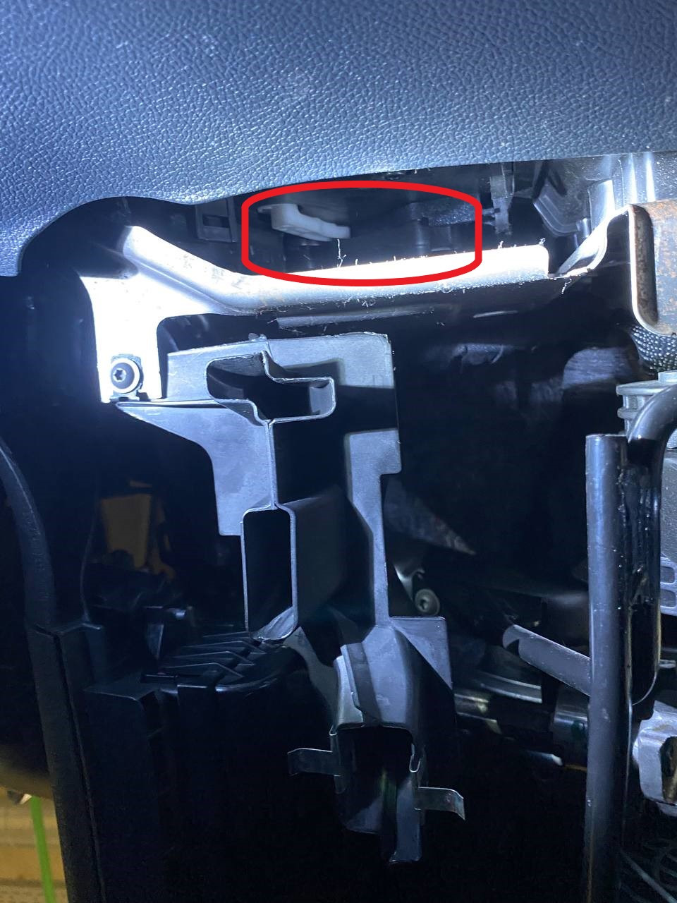 Установка (замена) тросиков печки без скидывания торпеды. — Skoda Fabia ...