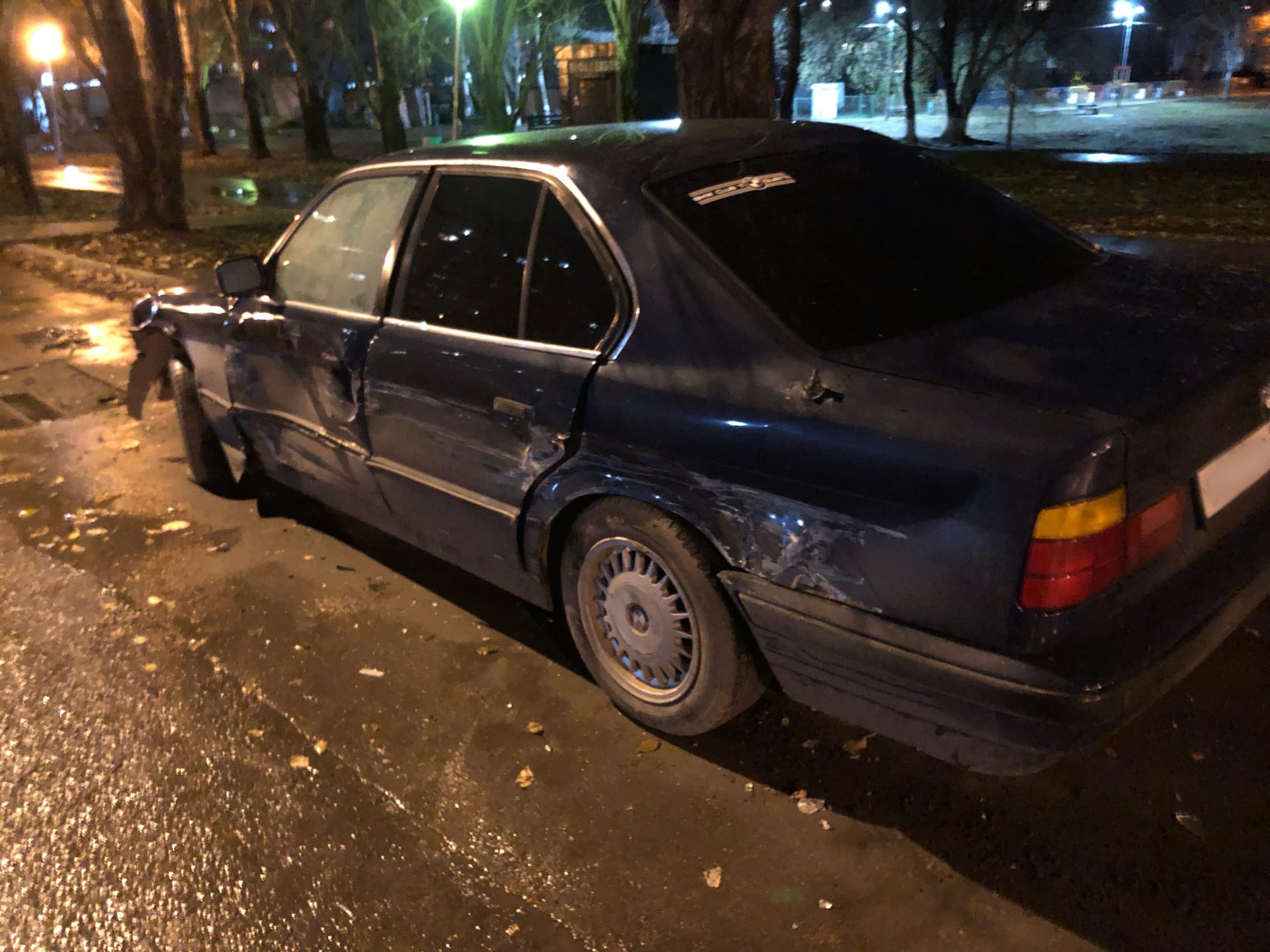 Так выглядит боль — BMW 5 series (E34), 2 л, 1990 года | ДТП | DRIVE2