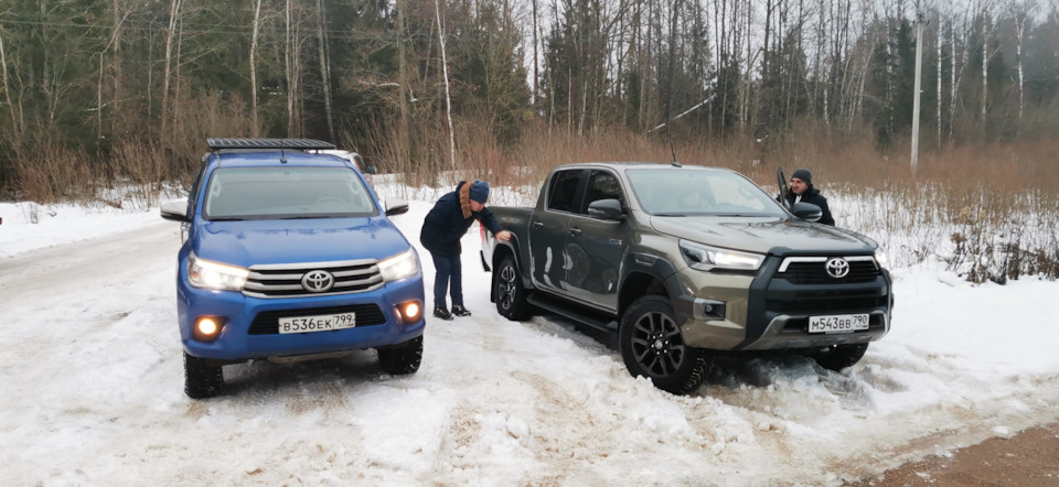 Фото в бортжурнале Toyota Hilux (8G)