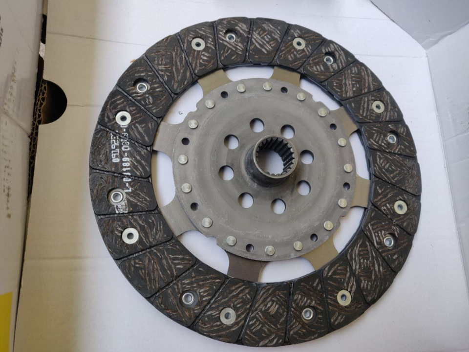 Комплект сцепления с маховиком LuK 600019700 на Renault Laguna III ...