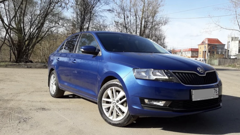 Skoda Rapid синий Reef