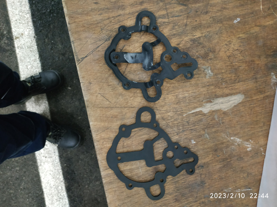 Старые прокладки задубели. — Volkswagen Polo Sedan