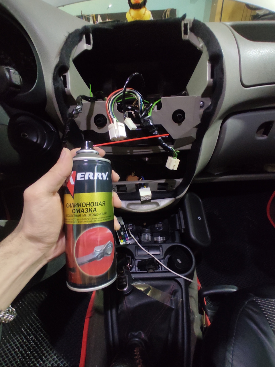 Треск пластика при езде — Lada Калина универсал, 1,6 л, 2011 года ...