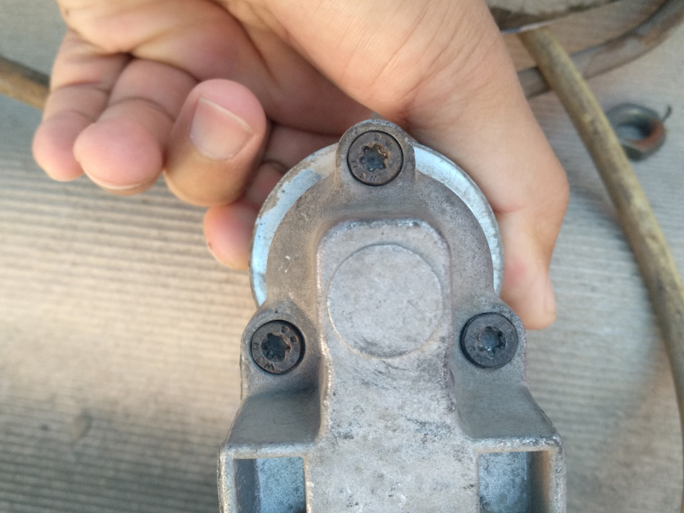 Расскажем подробно: Обломился штуцер на радиаторе что делать