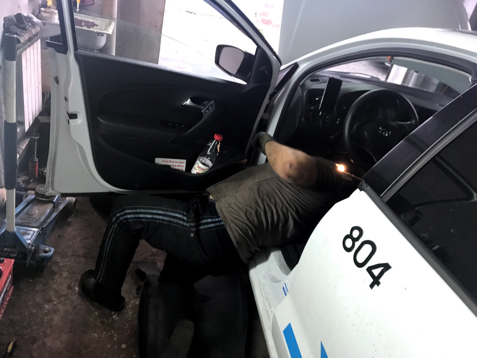 Шо то стучит! Или замена рулевой рейки — Volkswagen Polo Sedan, 1,6 л ...