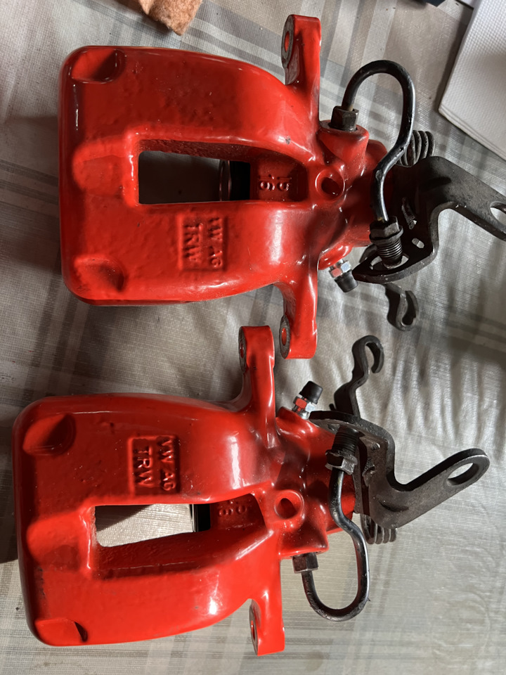 Суппорт и скобы на Volkswagen Golf Mk5, Audi TT (2G). Б/у | 70 $ в ...
