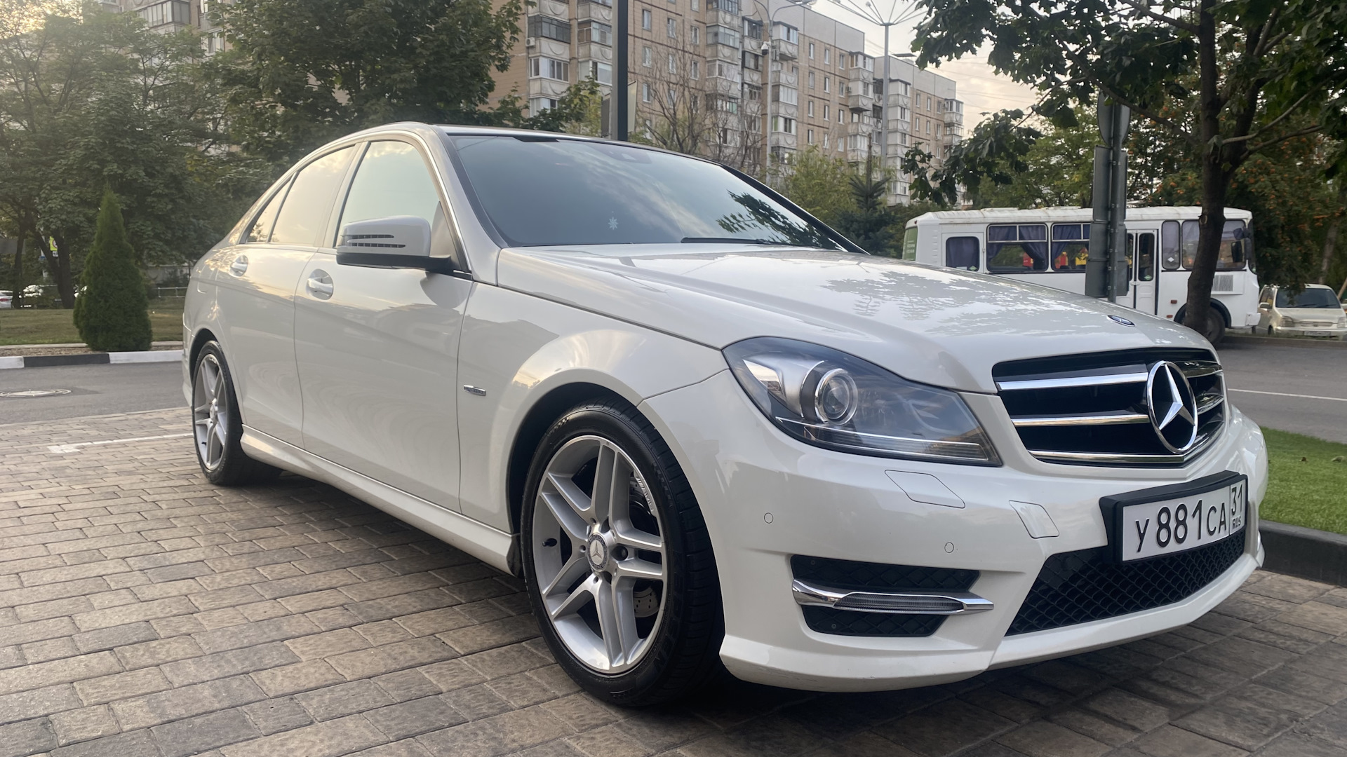 W204 хаки Мерседес