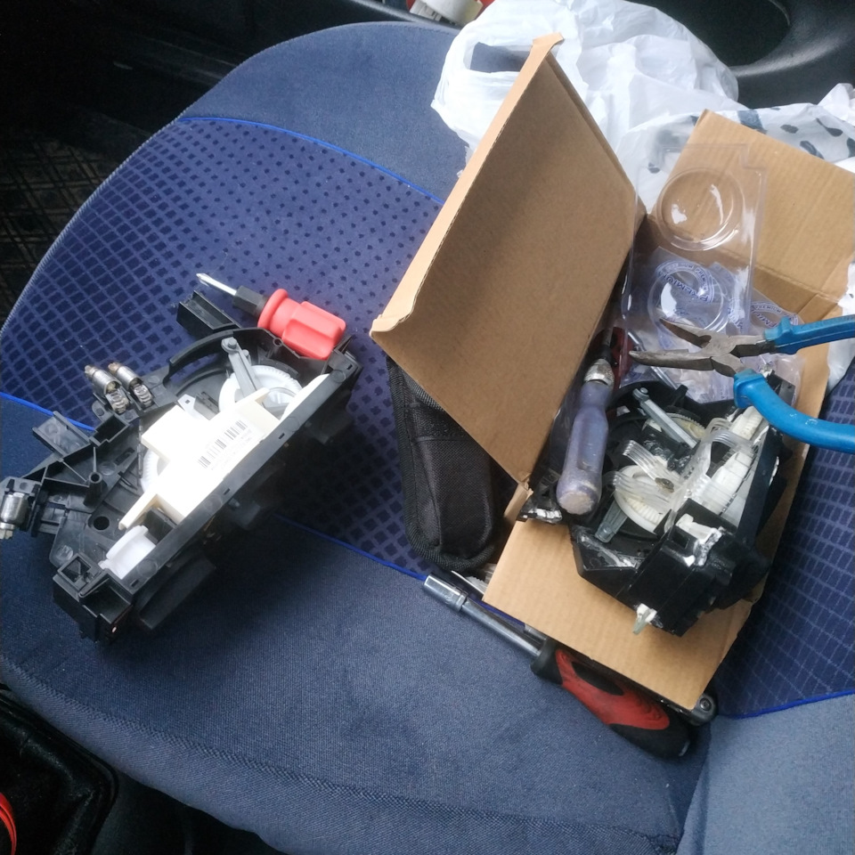 Тяги отопителя очень туго ходят, чем смазать, или какие ещё варианты ...