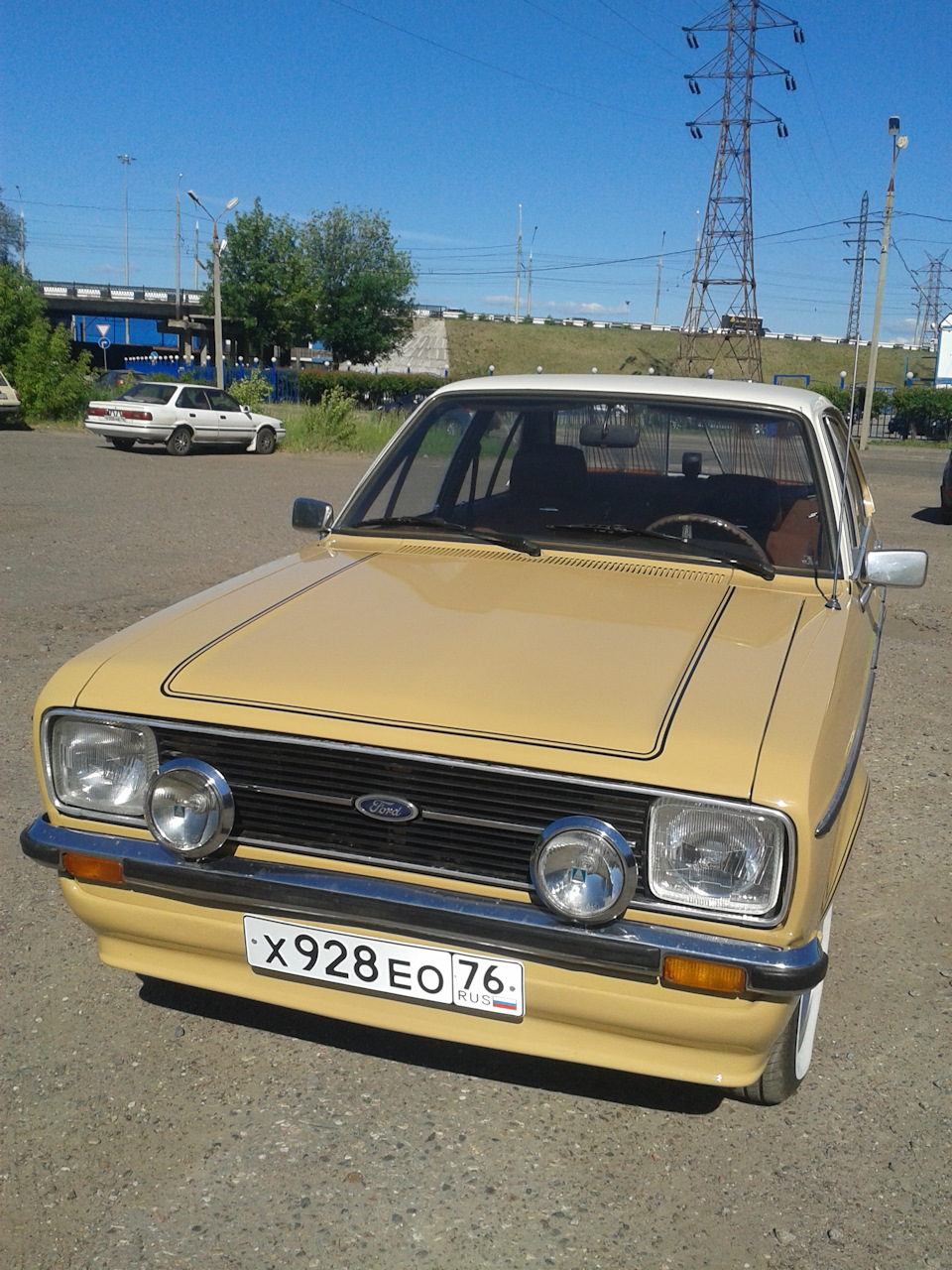 Наклейки полосы на борт и капот. — Ford Escort Mk2, 1,3 л, 1978 года |  стайлинг | DRIVE2