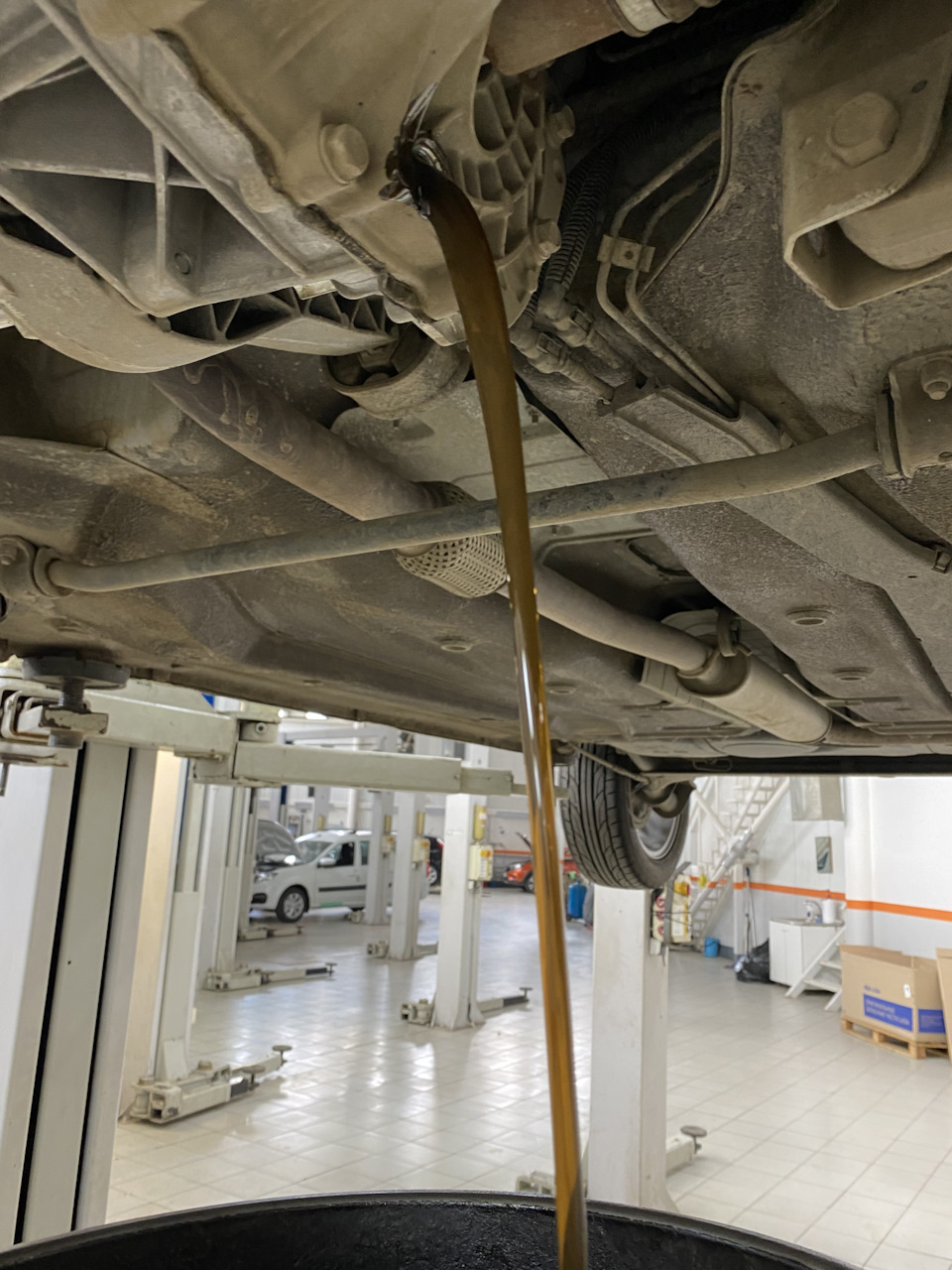 Замена масла в МКПП — Lada Гранта (2G) FL, 1,6 л, 2020 года | визит на ...