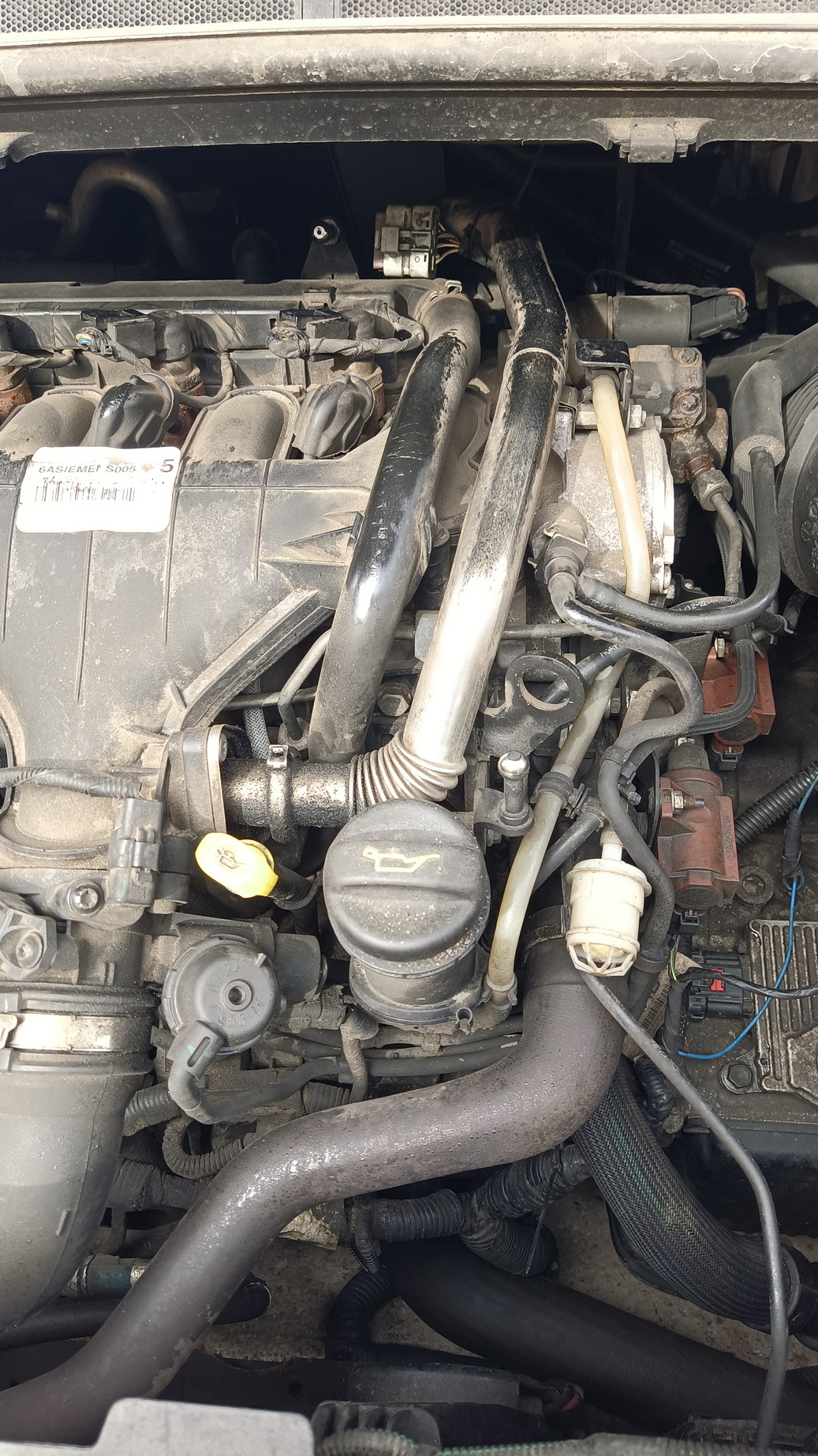 Заглушка впускного коллектора и удаление трубки к клапану ЕГР — Ford ...