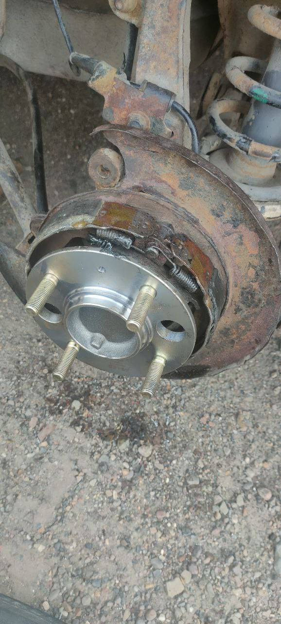 Замена задней ступицы — Hyundai Sonata IV (EF), 2 л, 2006 года | своими ...